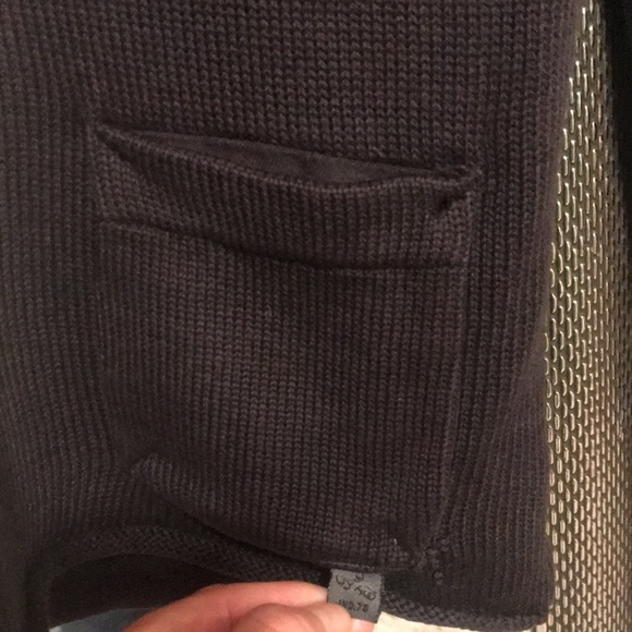 Diesel embroidered knit sweater. 3 adjustable buttons to change neck line - Picture 5 of 10